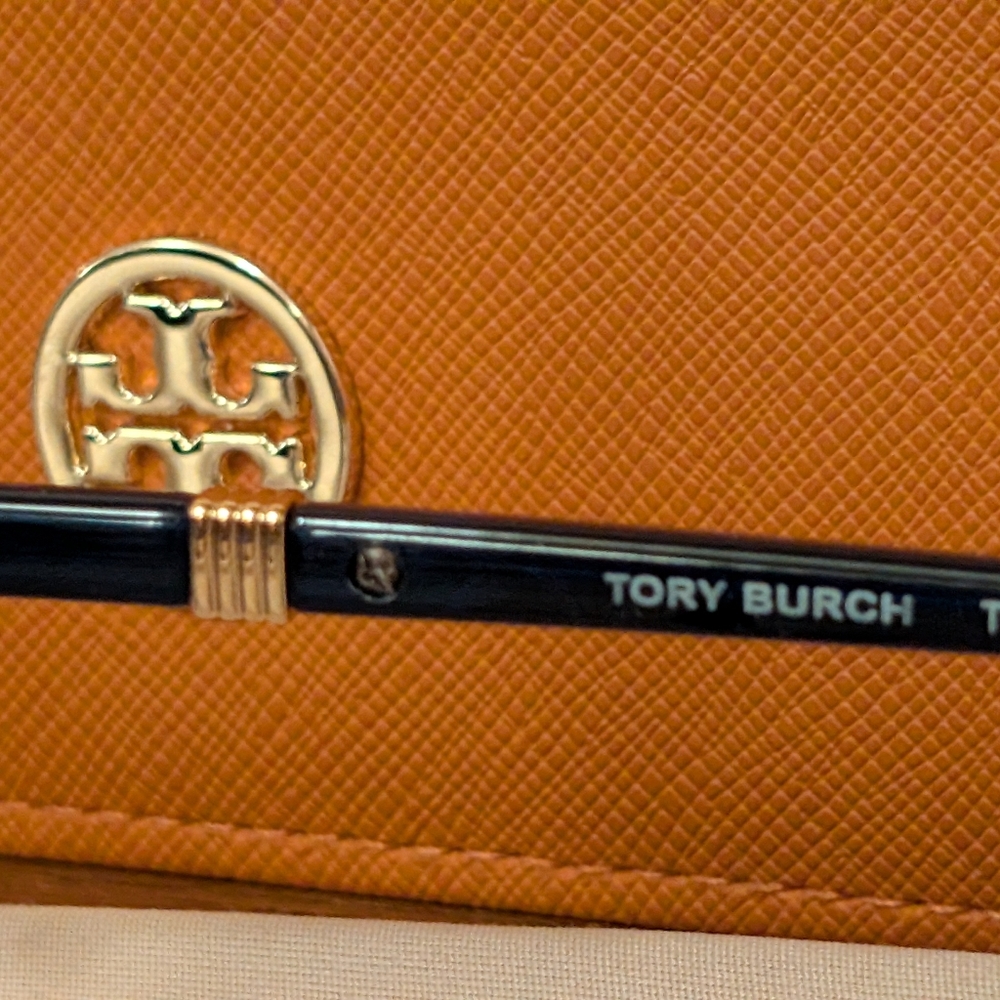 Tory Burch Sunglasses With Branded Case - Picture 7 of 9